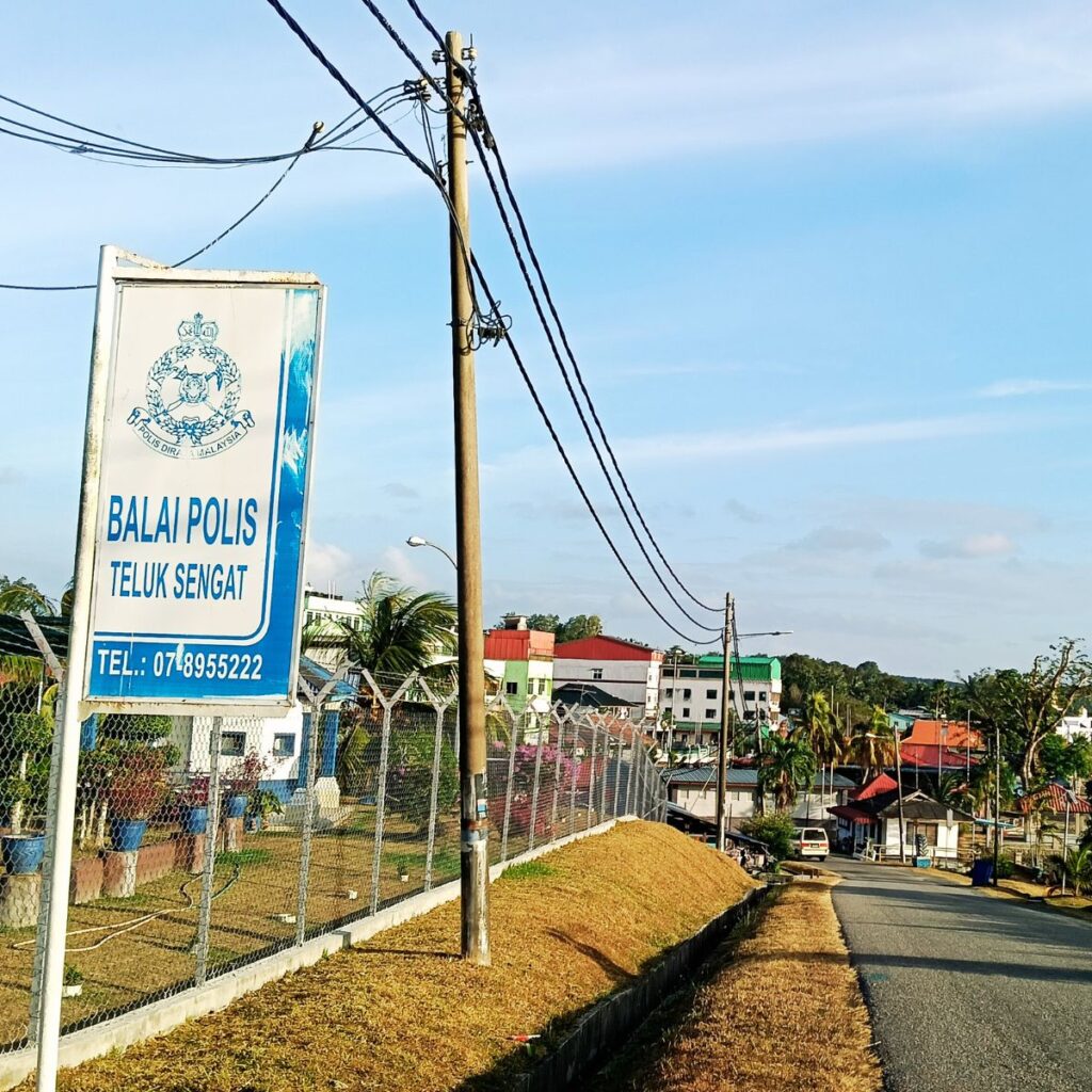 Kampung Teluk Sengat